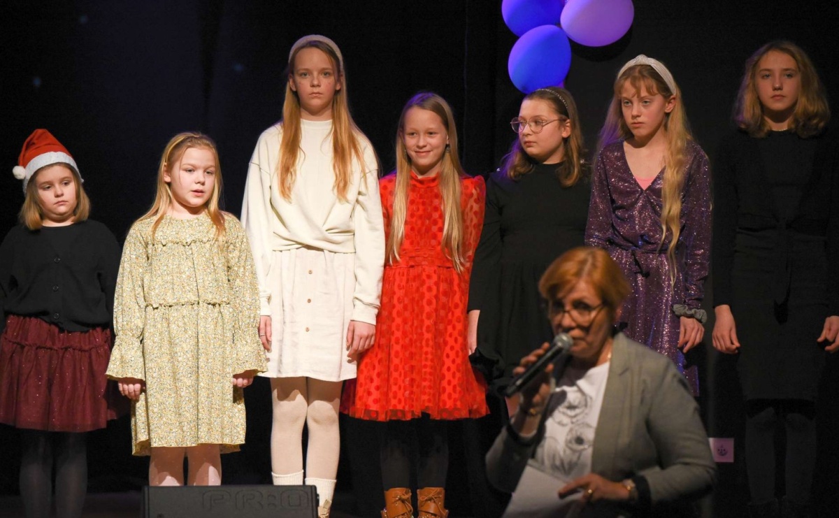 Koncert zimowy na scenie w MDK-u - Serwis informacyjny z Raciborza - naszraciborz.pl