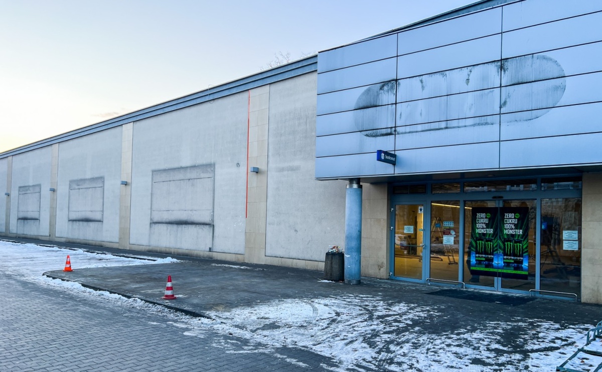 Biedronka przy Opawskiej zamknięta. Szyld zdjęty - Serwis informacyjny z Raciborza - naszraciborz.pl