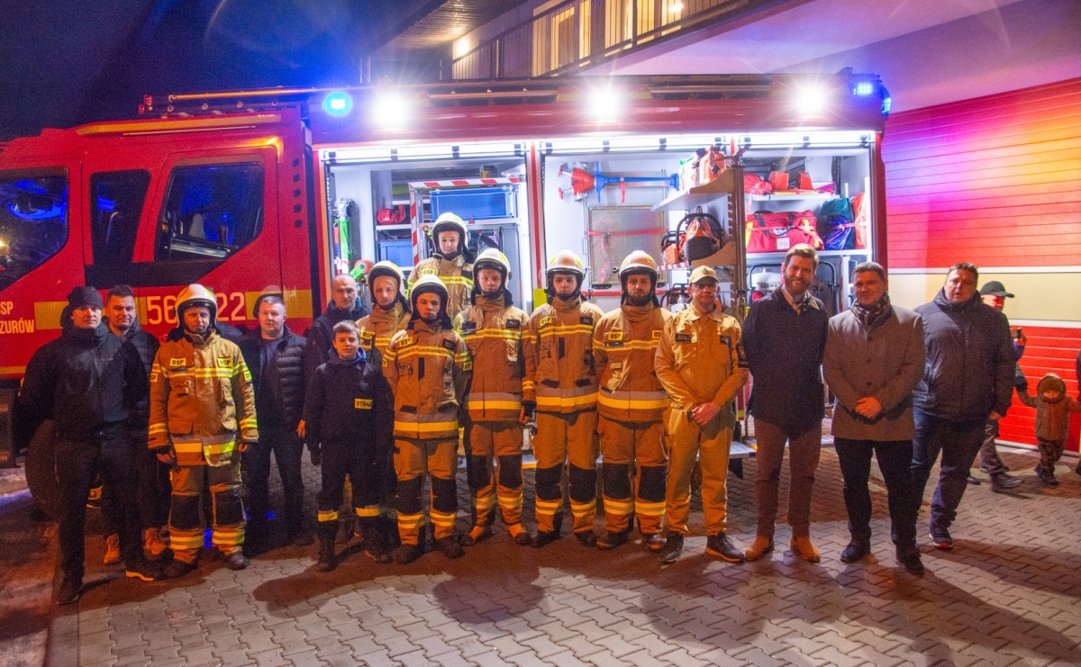 Strażacy z OSP Modzurów przywitali nowy wóz bojowy [FOTO i WIDEO] - Serwis informacyjny z Raciborza - naszraciborz.pl