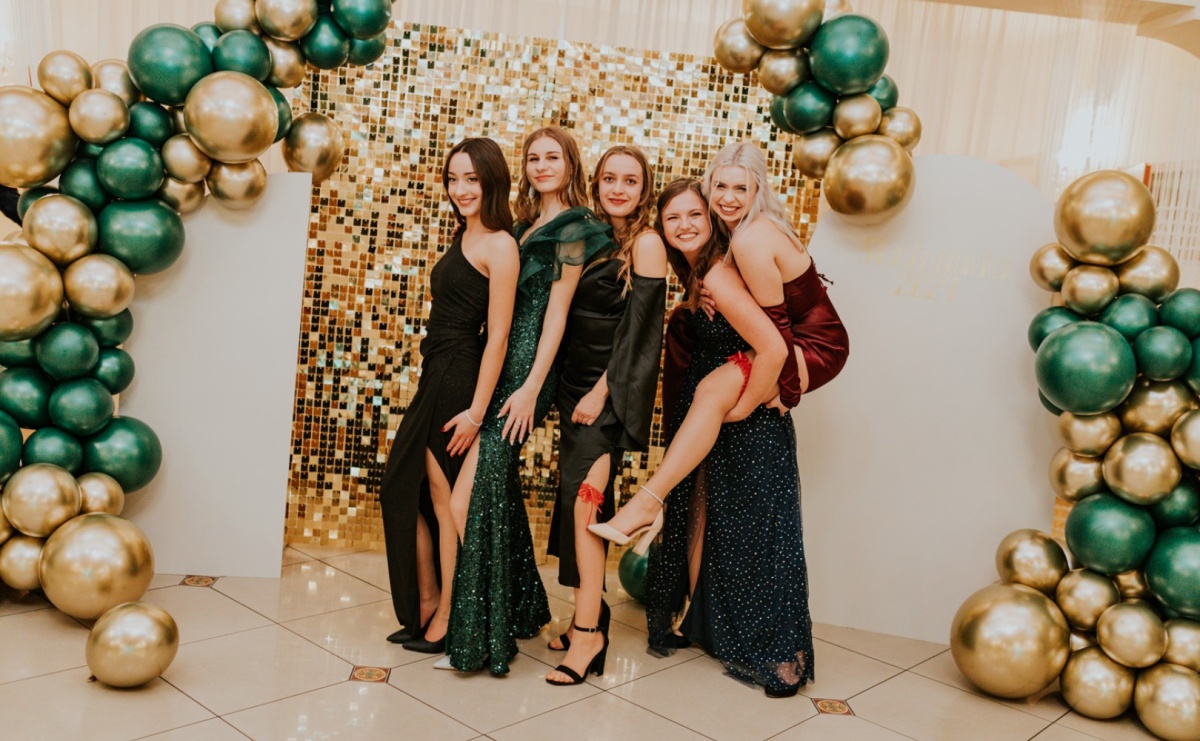 Piękni i młodzi. Bal studniówkowy Ekonomika na bis! [FOTO] - Serwis informacyjny z Raciborza - naszraciborz.pl