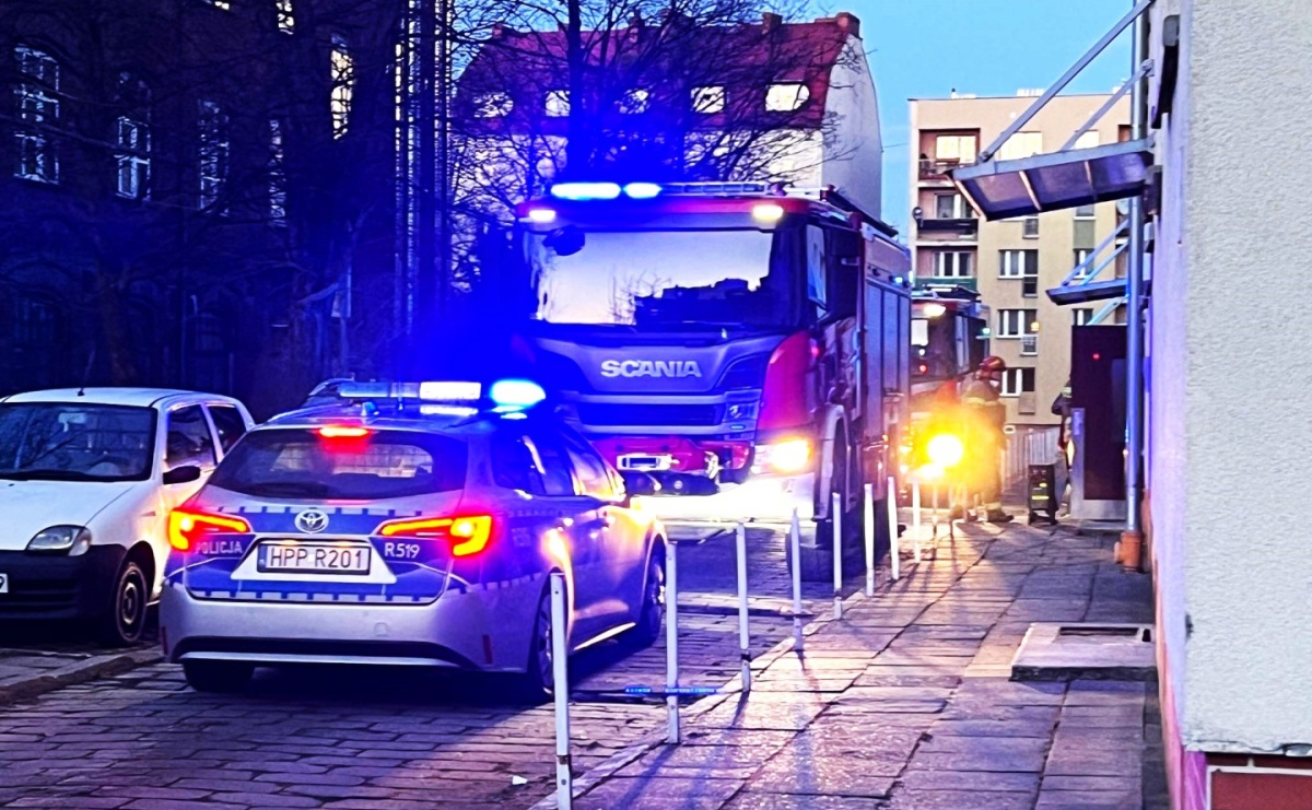 Raport 998. Trzy zastępy w akcji przy Pracy. Czad przy Staszica - Serwis informacyjny z Raciborza - naszraciborz.pl