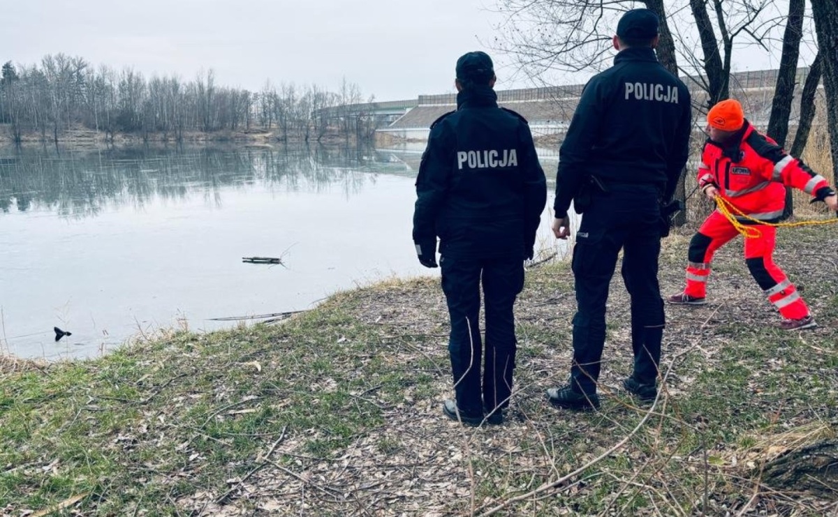 Policjanci i WOPR kontrolowali zbiorniki - Serwis informacyjny z Raciborza - naszraciborz.pl