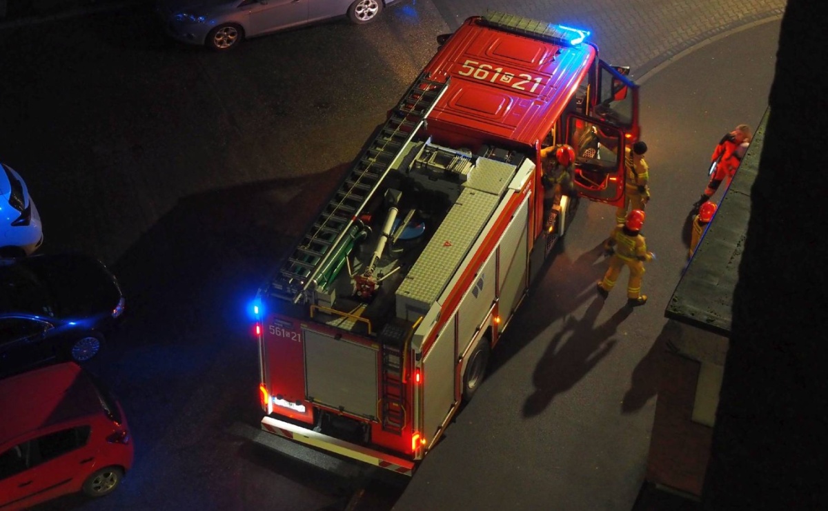 Nocna akcja strażaków na Katowickiej - Serwis informacyjny z Raciborza - naszraciborz.pl