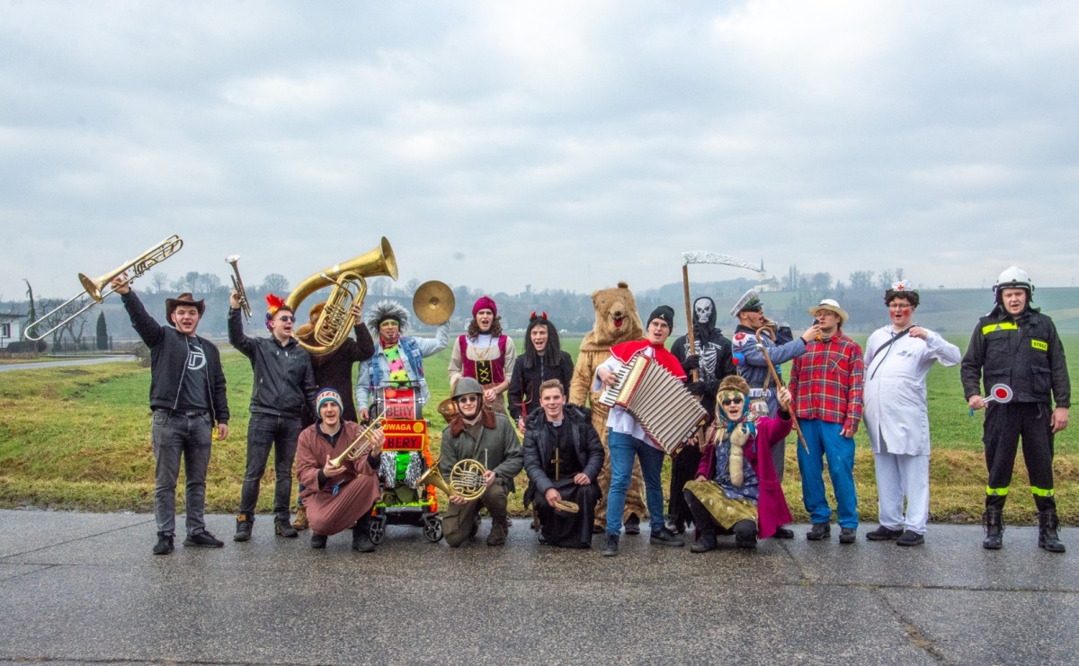 Bery z parafii Las Vegas żegnają karnawał [FOTO i WIDEO] - Serwis informacyjny z Raciborza - naszraciborz.pl