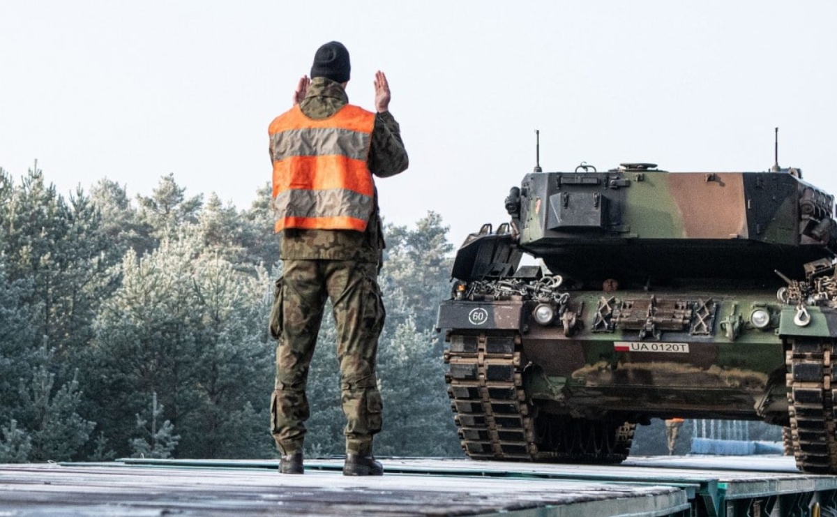 Na drogach zobaczymy pojazdy wojskowe i pojawią się nietypowe znaki. Komunikat GDDKiA dla kierowców - Serwis informacyjny z Raciborza - naszraciborz.pl