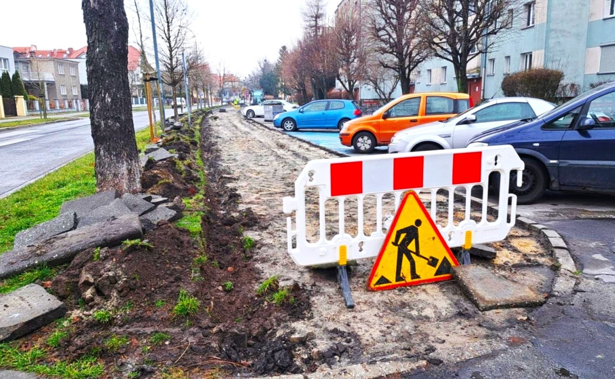 Przy Słowackiego powstają nowe chodniki i ścieżki rowerowe - Serwis informacyjny z Raciborza - naszraciborz.pl