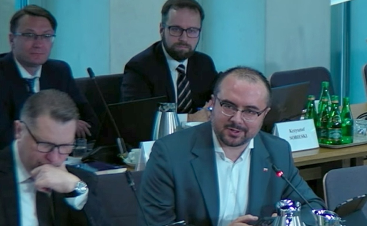 Poseł Paweł Jabłoński z Raciborza wykluczony z komisji ds. wyborów kopertowych - Serwis informacyjny z Raciborza - naszraciborz.pl