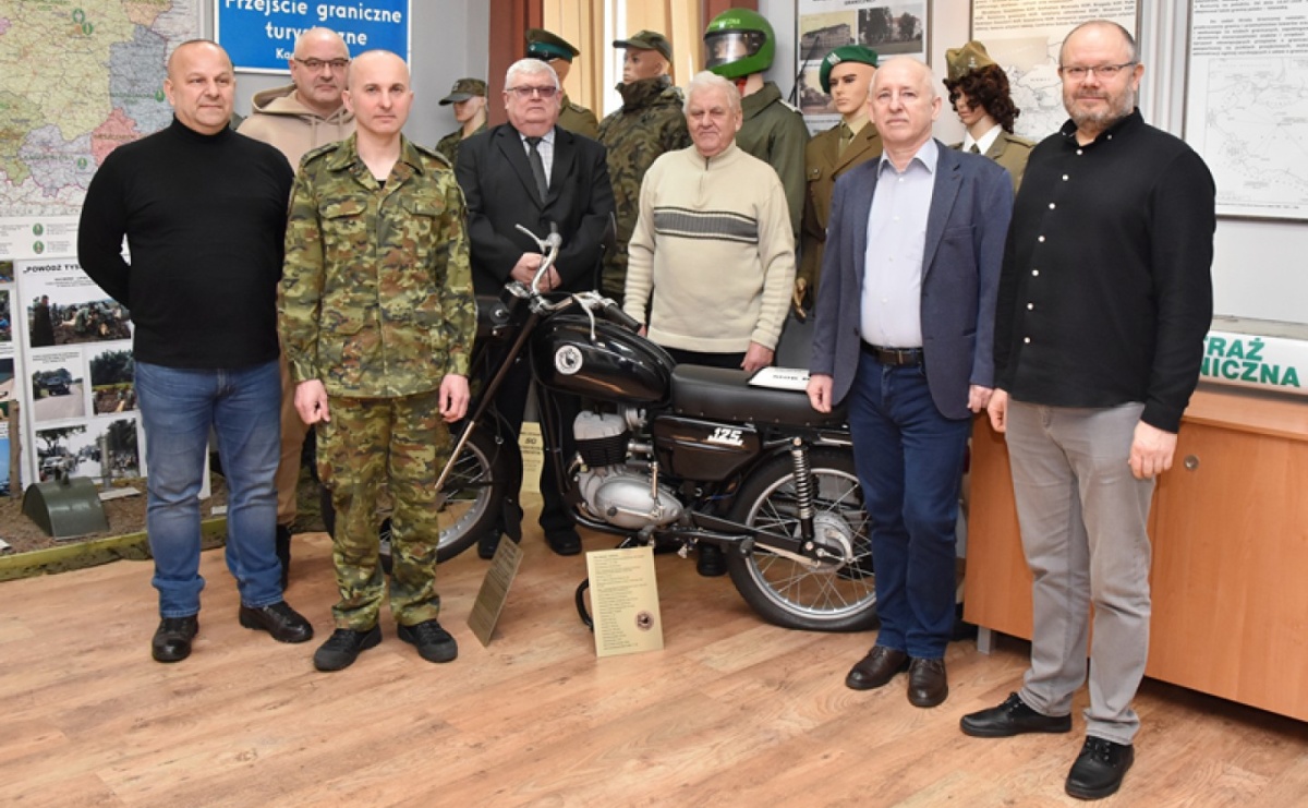 Emerytowani funkcjonariusze spotkali się w komendzie SG - Serwis informacyjny z Raciborza - naszraciborz.pl