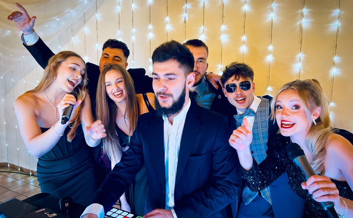 Raciborski Mechanik bawił się na studniówce z dyspensą [FOTO i WIDEO] - Serwis informacyjny z Raciborza - naszraciborz.pl