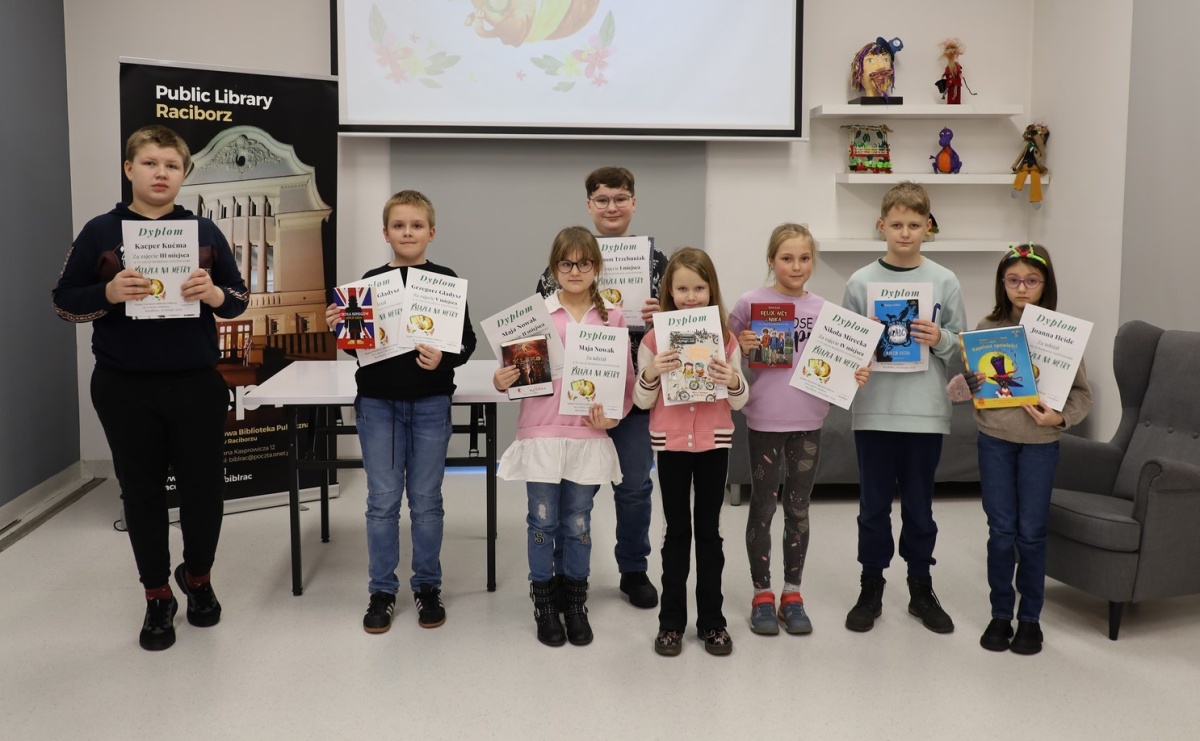 Ponad 5 metrów wypożyczonych książek! W bibliotece podsumowano konkurs Książka na metry - Serwis informacyjny z Raciborza - naszraciborz.pl