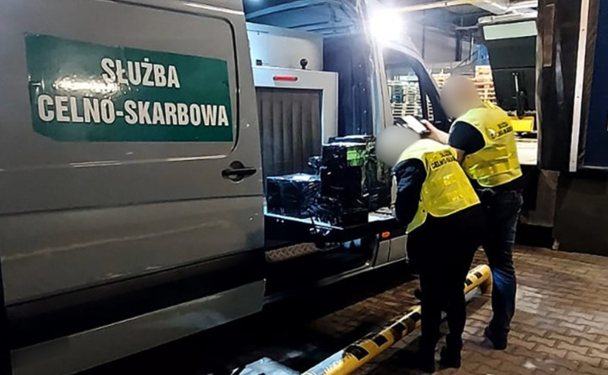 Tak służby prześwietlają przesyłki pocztowe. Natrafili na kontrabandę - Serwis informacyjny z Raciborza - naszraciborz.pl