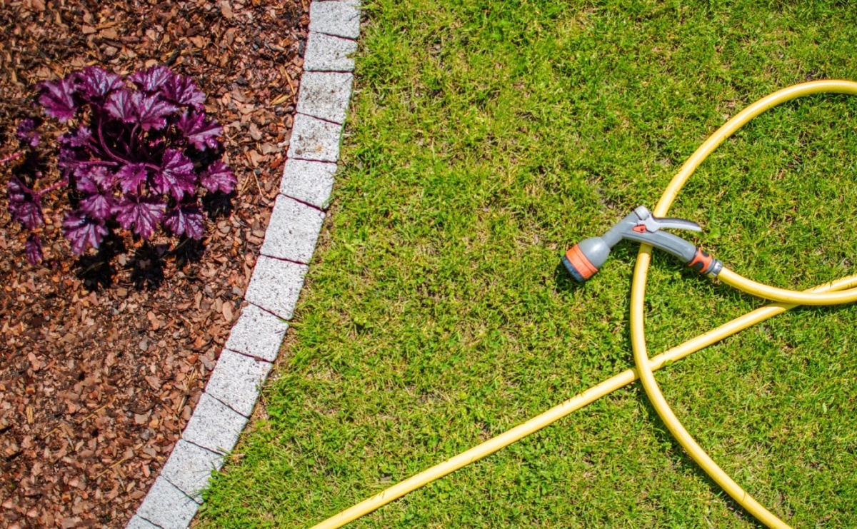 Szlauf ogrodowy- jak wybrać najlepszy i najwygodniejszy dla Twojego ogrodu? - Serwis informacyjny z Raciborza - naszraciborz.pl