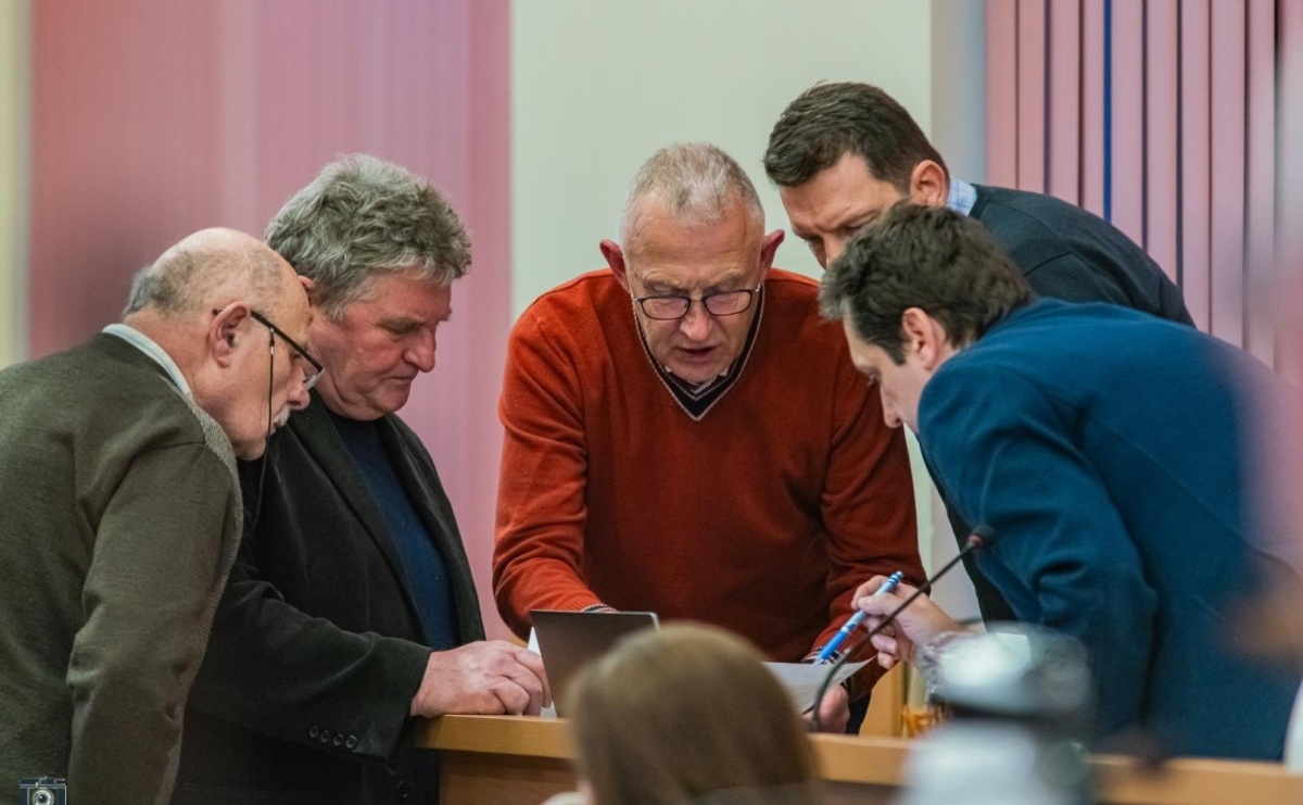 Karma, billboardy i teren przy Słonecznym Stoku. Migawki z komisji gospodarki - Serwis informacyjny z Raciborza - naszraciborz.pl