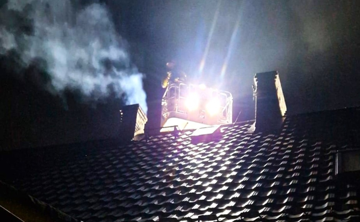 Pożar sadzy w kominie domu jednorodzinnego w Rudniku - Serwis informacyjny z Raciborza - naszraciborz.pl