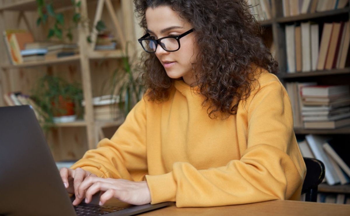 Okulary do komputera – zadbaj o wzrok podczas codziennej pracy - Serwis informacyjny z Raciborza - naszraciborz.pl