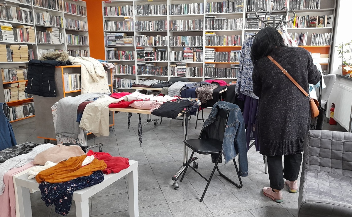 Wiosenne porządki w szafie?! Biblioteka na Ostrogu zaprasza na kolejne Ciuchowisko - Serwis informacyjny z Raciborza - naszraciborz.pl