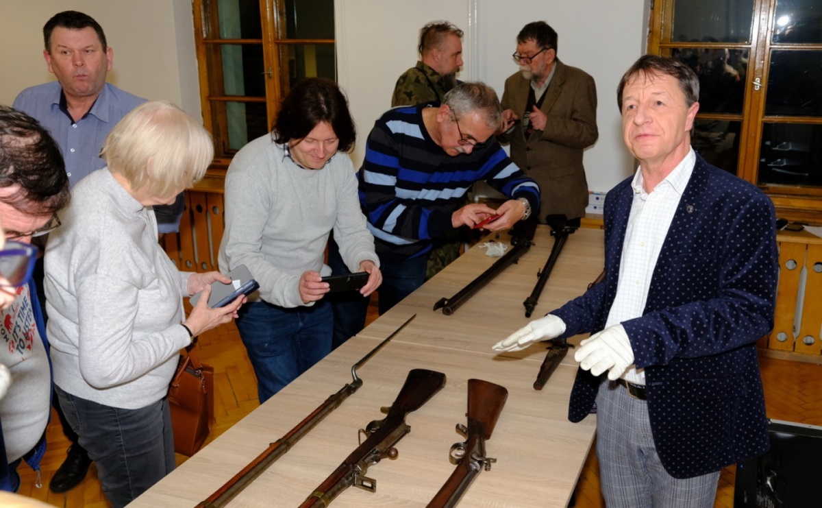 Muzeum w Raciborzu pokazało kolekcję swojej broni - Serwis informacyjny z Raciborza - naszraciborz.pl