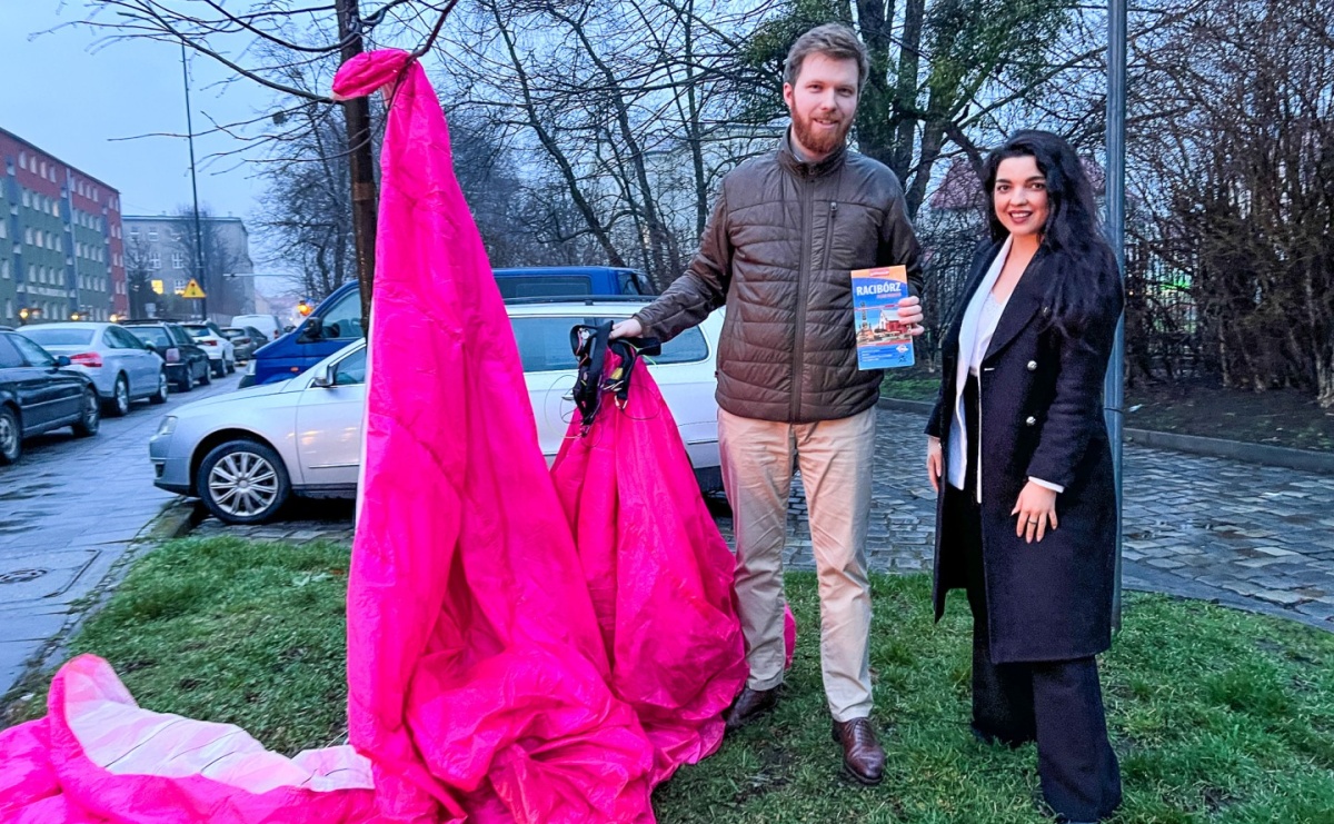 Polityczny happening ludzi Wosia i pierwszy spot wyborczy Fity [FOTO] - Serwis informacyjny z Raciborza - naszraciborz.pl