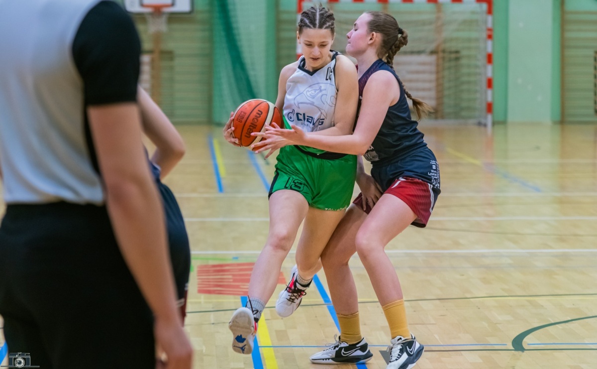 Koszykówka. Outsider postawił twarde warunki gry [FOTO i WIDEO] - Serwis informacyjny z Raciborza - naszraciborz.pl
