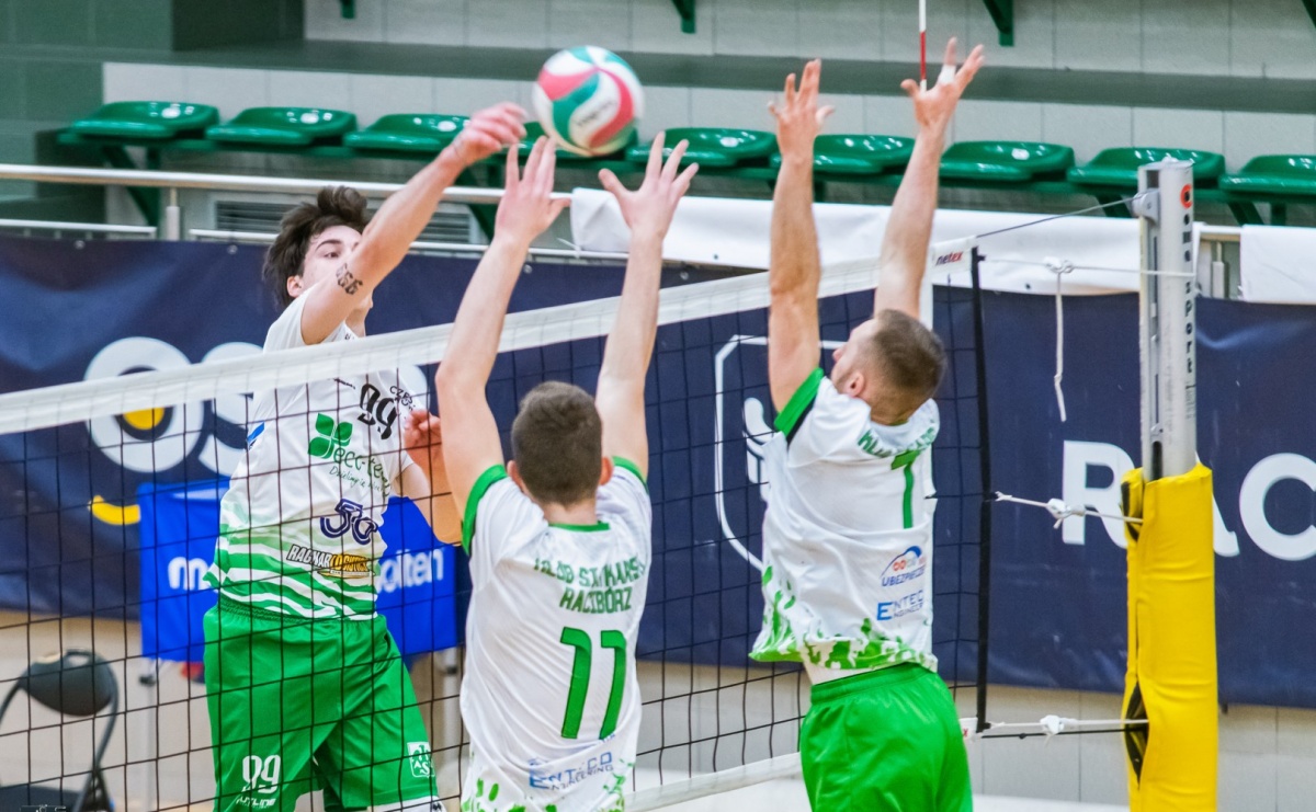 Godzinka gry i do domu. Gładka wygrana siatkarzy z Raciborza [FOTO i WIDEO] - Serwis informacyjny z Raciborza - naszraciborz.pl