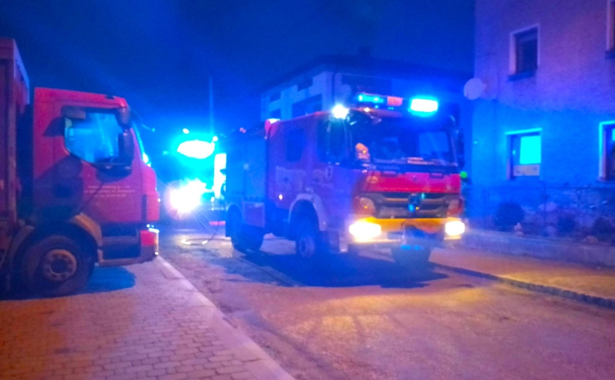 Raport 998. Pożar sadzy w Babicach. Dwa alarmy fałszywe - Serwis informacyjny z Raciborza - naszraciborz.pl