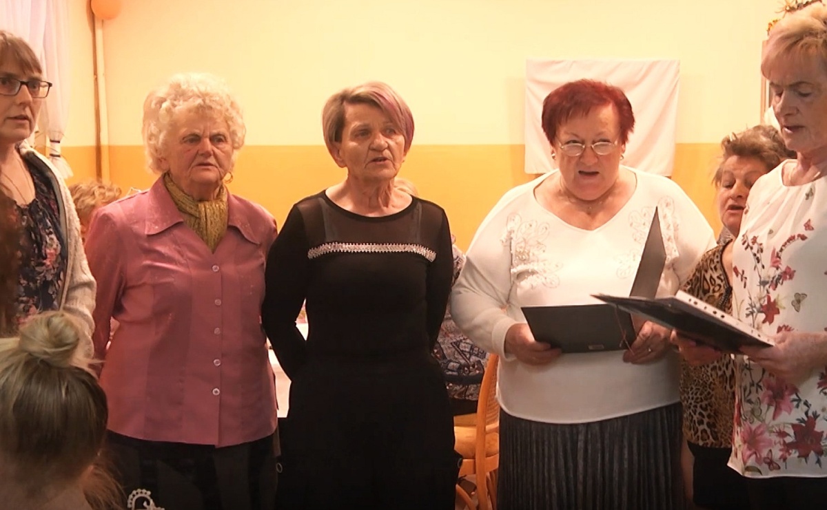 Dzień Kobiet w Ciechowicach [WIDEO] - Serwis informacyjny z Raciborza - naszraciborz.pl