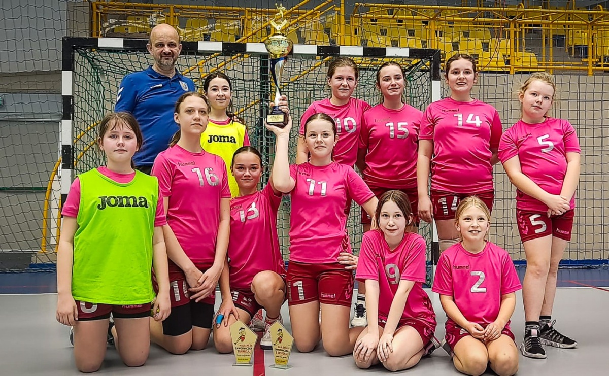 Szczypiornistki z Kuźni Raciborskiej najlepsze w Żorach - Serwis informacyjny z Raciborza - naszraciborz.pl