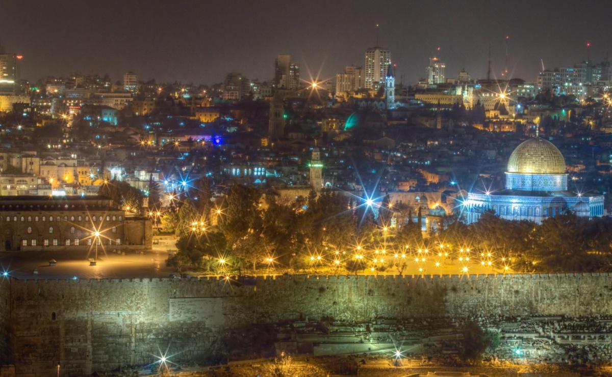 Gdyby ziemia Izraela-Palestyna-potrafiła mówić… Spotkanie z dr. Michałem Szczepaniakiem w bibliotece - Serwis informacyjny z Raciborza - naszraciborz.pl