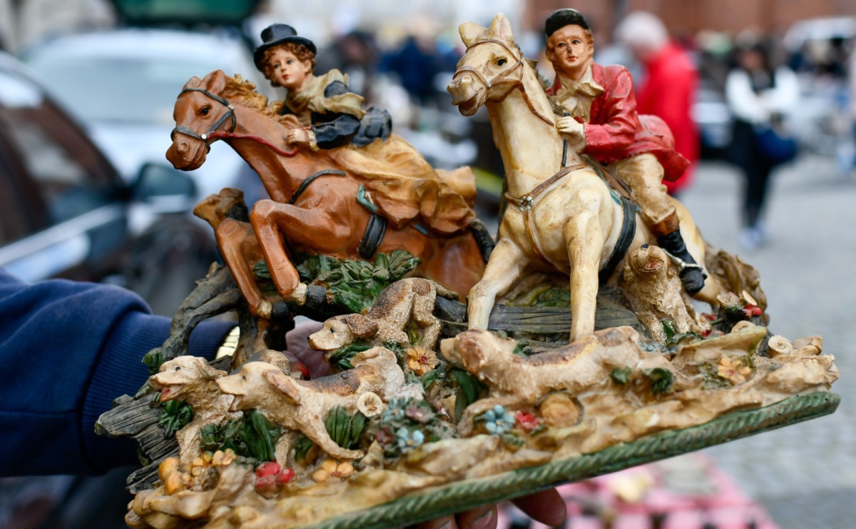 Ocieplenie to i ożywienie na jarmarku staroci [FOTO i WIDEO] - Serwis informacyjny z Raciborza - naszraciborz.pl