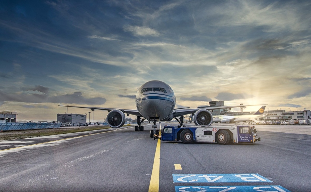 Jak limity emisji CO2 wpływają na przemysł lotniczy? - Serwis informacyjny z Raciborza - naszraciborz.pl