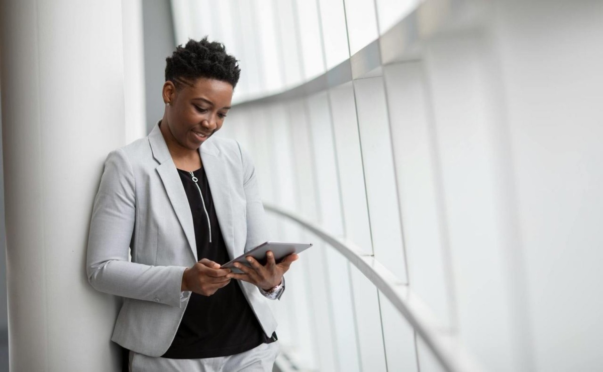 Zalety wdrożenia tabletów przemysłowych w nowoczesnej produkcji - Serwis informacyjny z Raciborza - naszraciborz.pl