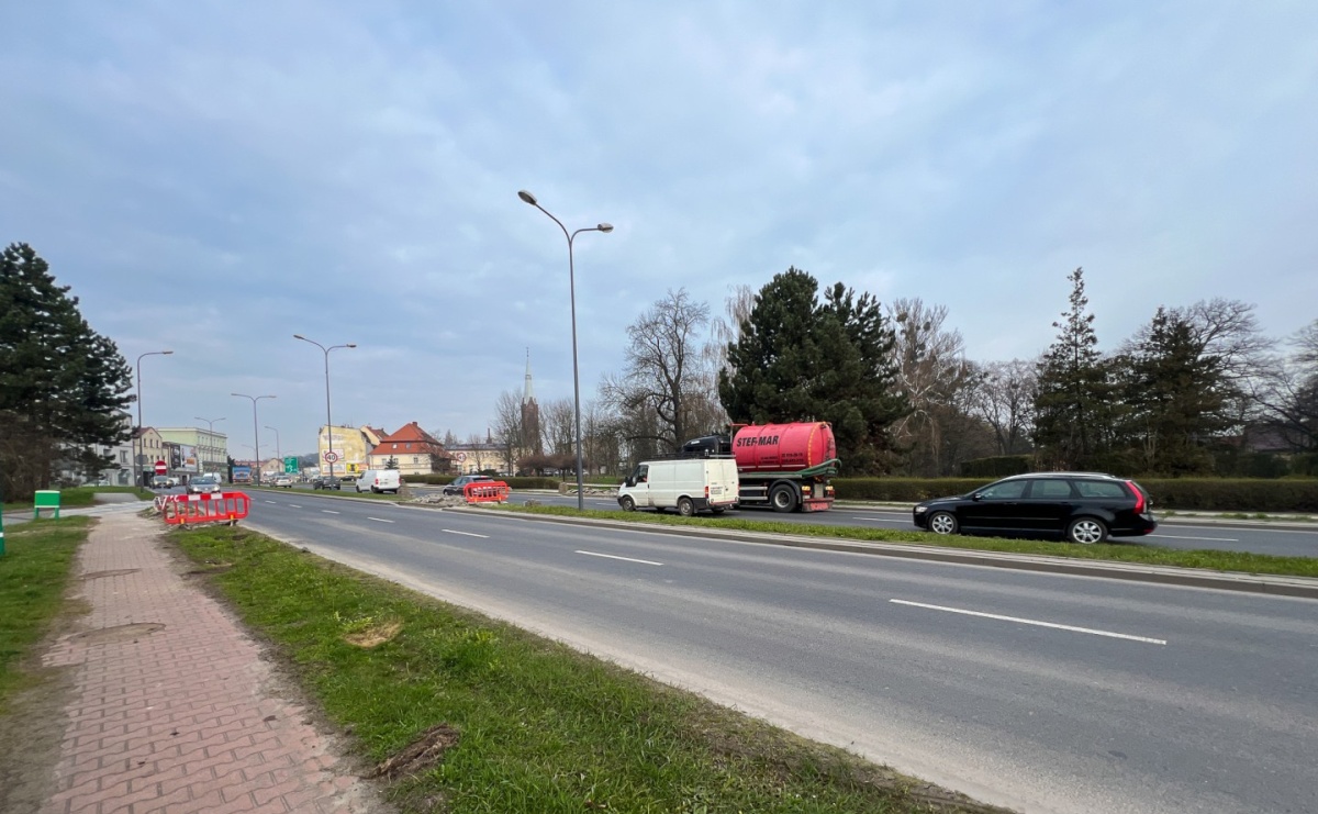 Na Odrostradzie powstaje przejście dla pieszych [LOKALIZACJA] - Serwis informacyjny z Raciborza - naszraciborz.pl