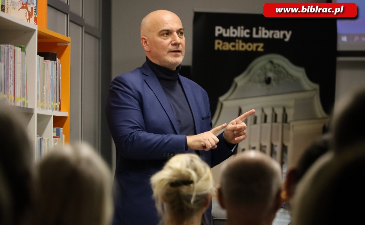 Gdyby ziemia Izraela-Palestyna potrafiła mówić… Dr Michał Szczepaniak w bibliotece - Serwis informacyjny z Raciborza - naszraciborz.pl
