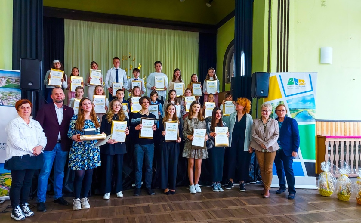 Śpiewajmy Panu. Powiatowy konkurs piosenki religijnej w Borucinie - Serwis informacyjny z Raciborza - naszraciborz.pl