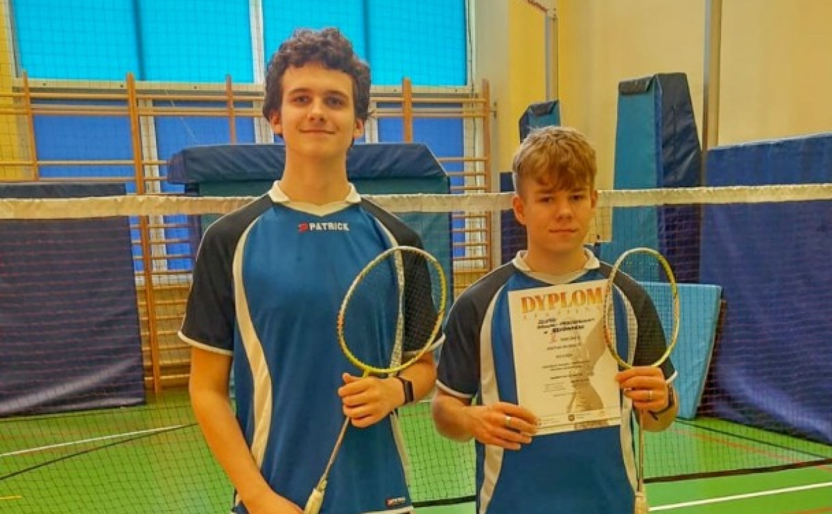 Awans uczniów z Rudnika do finału wojewódzkiego w badmintonie - Serwis informacyjny z Raciborza - naszraciborz.pl