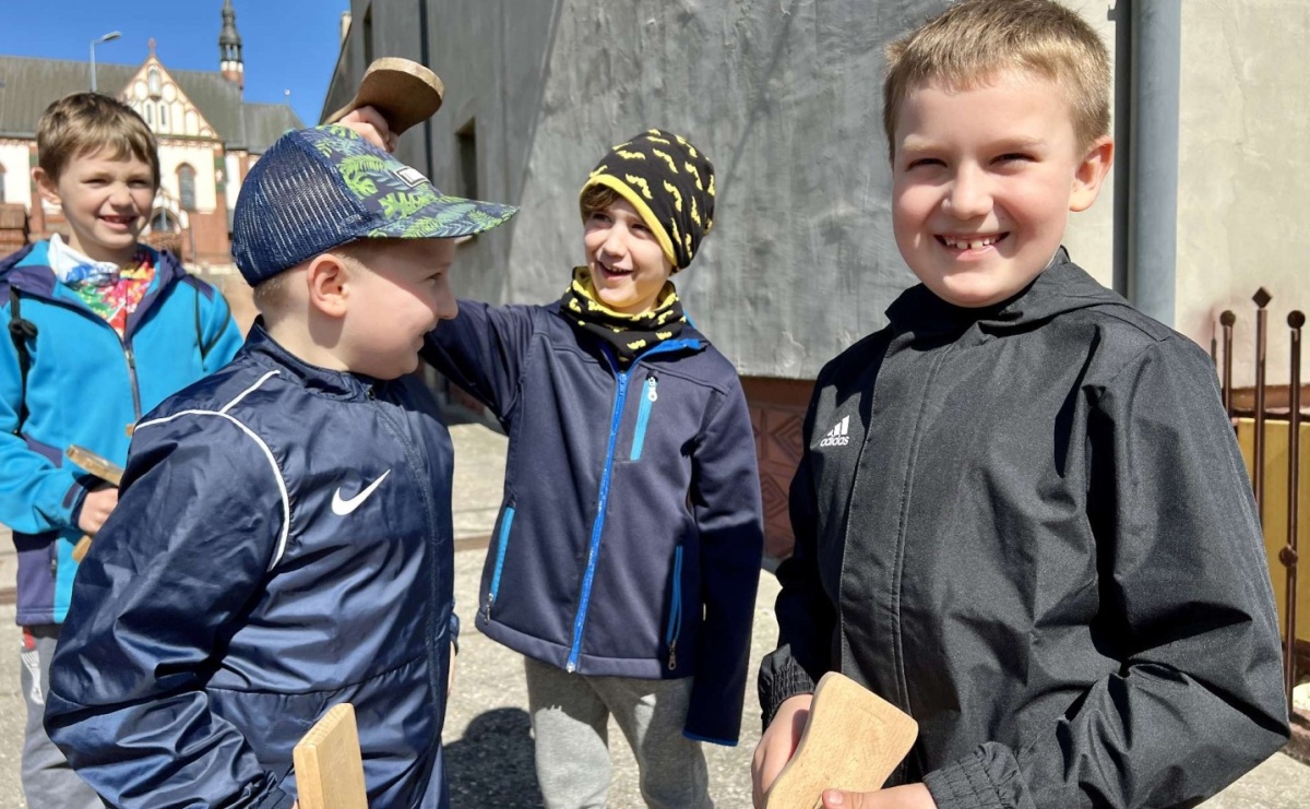 Tradycja nie ginie. Wielkopiątkowe klekotanie w Sudole - Serwis informacyjny z Raciborza - naszraciborz.pl