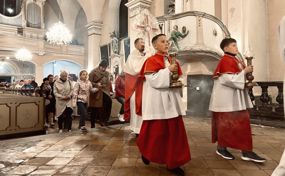 Procesja do Bożego Grobu w kościele pw. św. Jakuba [FOTO i WIDEO] - Serwis informacyjny z Raciborza - naszraciborz.pl