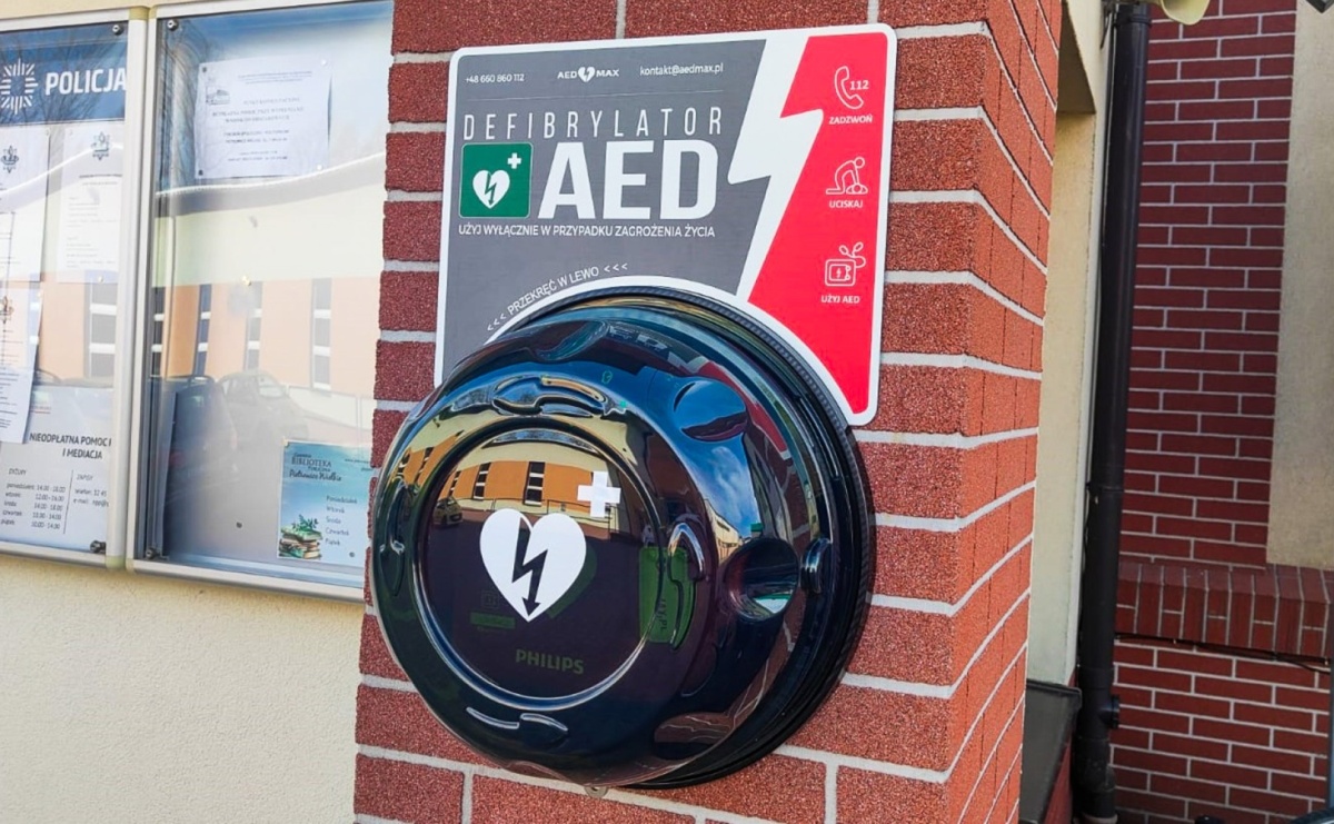 Defibrylator AED dostępny w centrum Pietrowic Wielkich - Serwis informacyjny z Raciborza - naszraciborz.pl