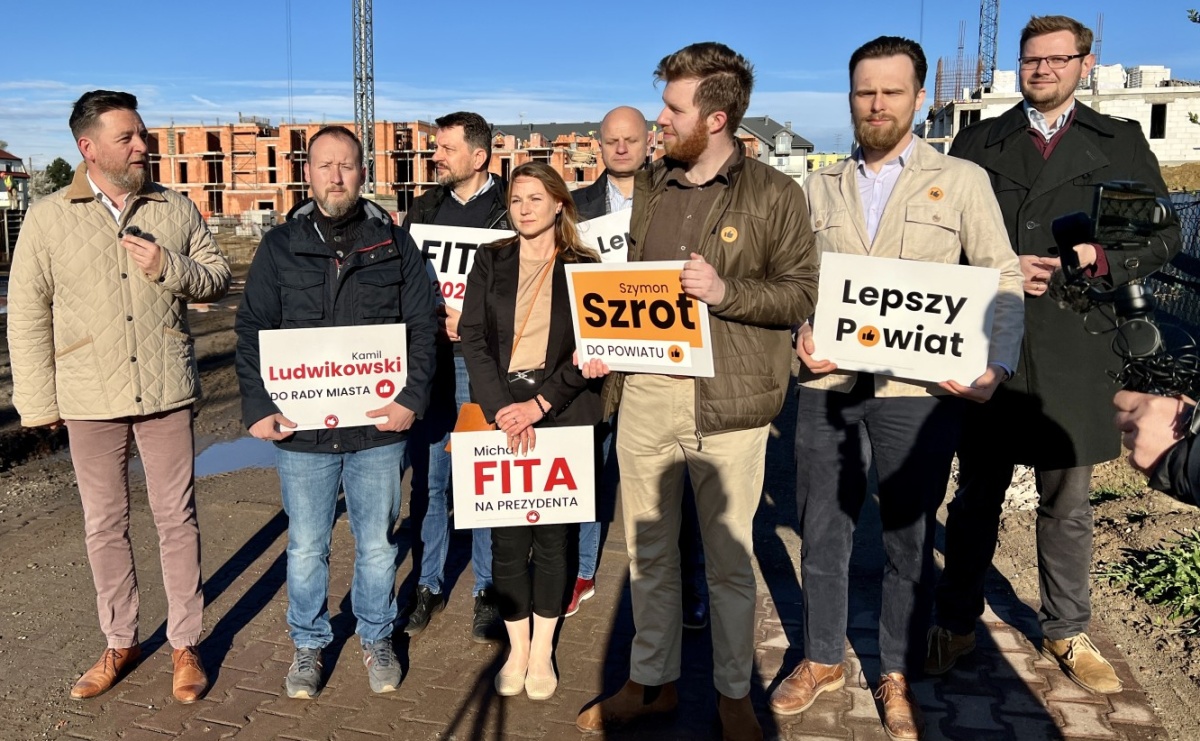 Czerwone miejskie, białe rządowe. Kto za tym stoi? - Serwis informacyjny z Raciborza - naszraciborz.pl