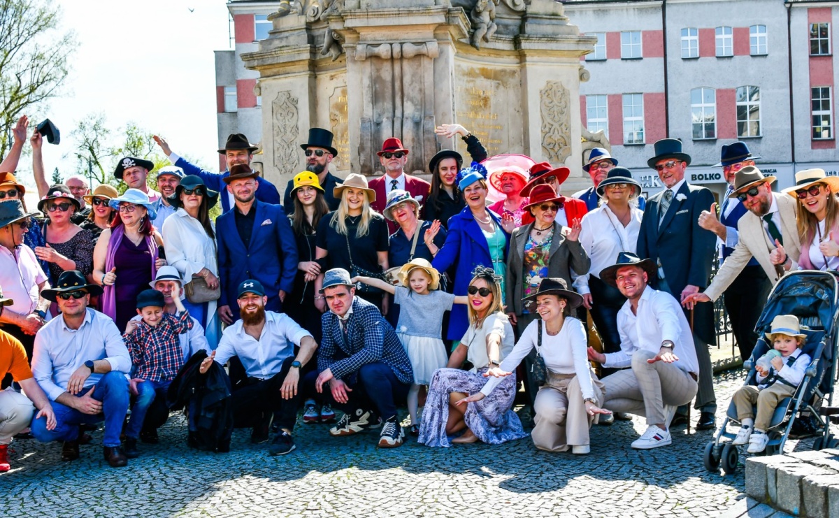 Barcelona, Buenos Aires, Londyn, Chicago, RACIBÓRZ. Tak było na World Hat Walk w naszym mieści - Serwis informacyjny z Raciborza - naszraciborz.pl