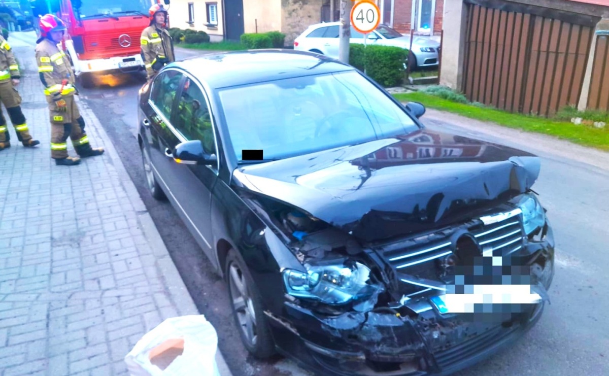 Passat wjechał w tył opla w Makowie - Serwis informacyjny z Raciborza - naszraciborz.pl