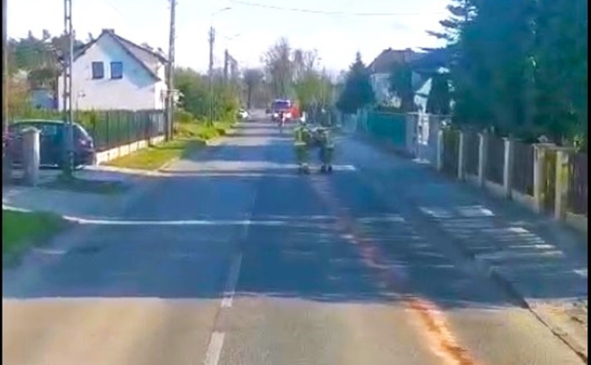 Plama na jezdni w Kuźni Raciborskiej - Serwis informacyjny z Raciborza - naszraciborz.pl