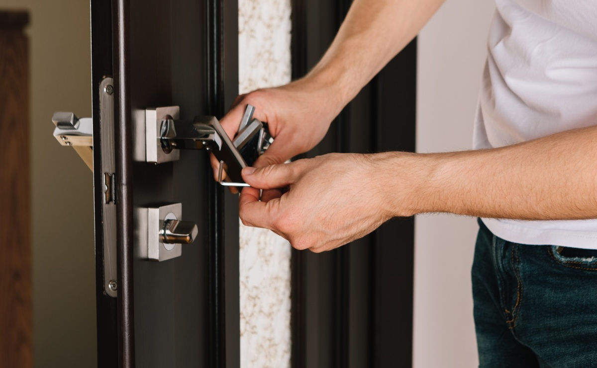 Drzwi z montażem wybierz w salonach Grupy Fachowiec - Serwis informacyjny z Raciborza - naszraciborz.pl