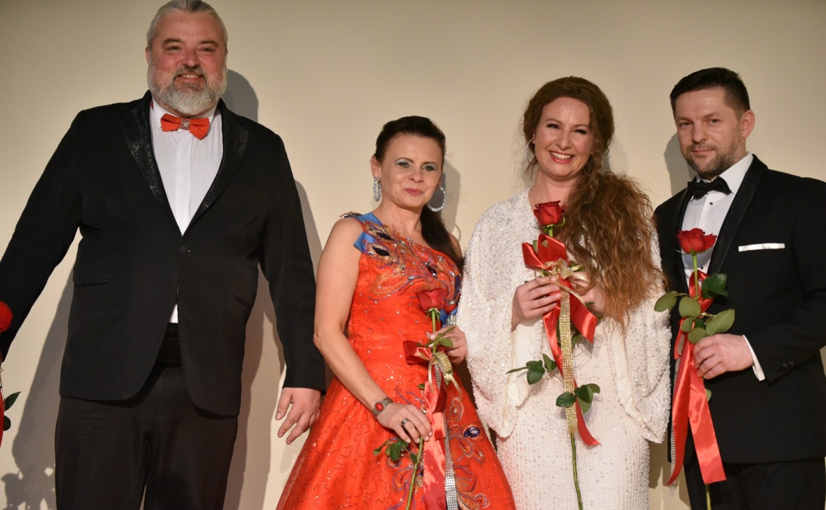 Zaczarowany świat opery na zamkowej scenie [FOTO i WIDEO] - Serwis informacyjny z Raciborza - naszraciborz.pl