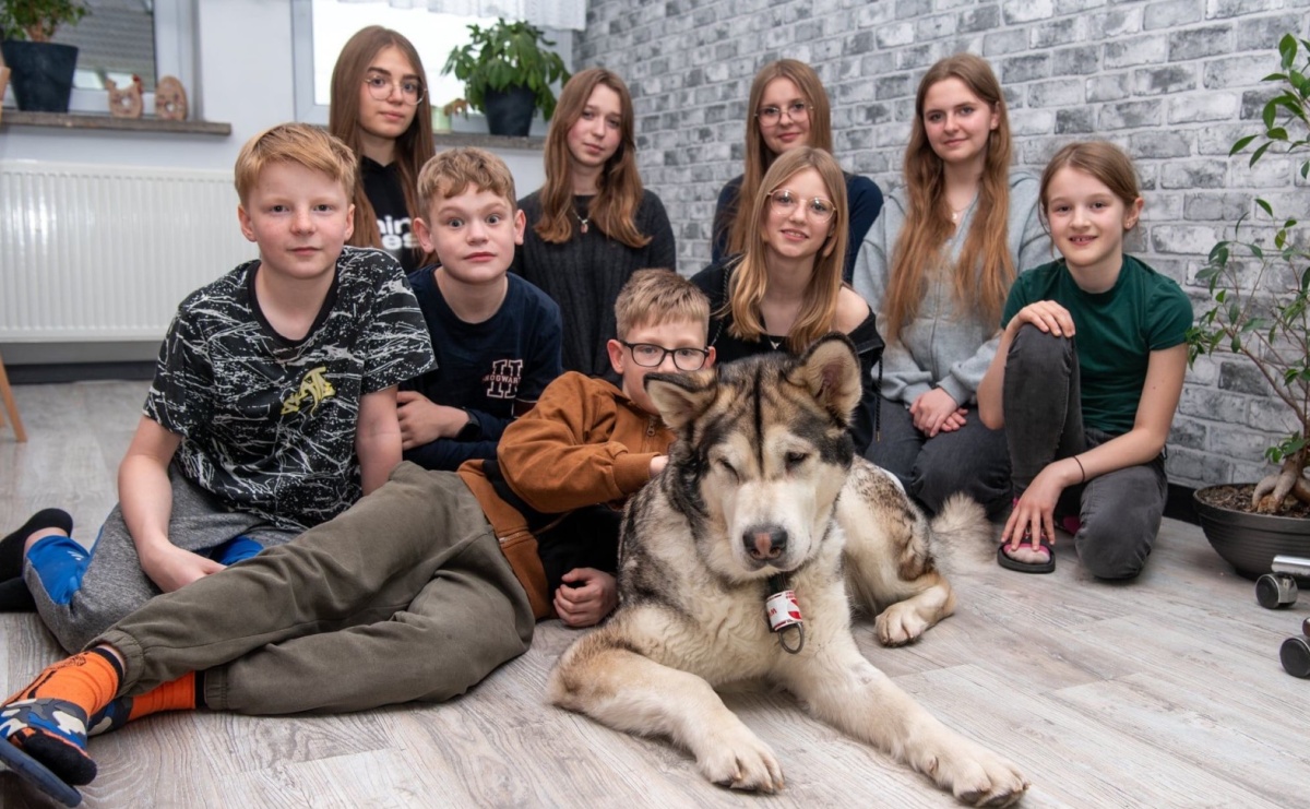 Uczennice z raciborskiego DLO wspierają dzieci z ośrodka opiekuńczo-wychowawczego w Samborowicach - Serwis informacyjny z Raciborza - naszraciborz.pl