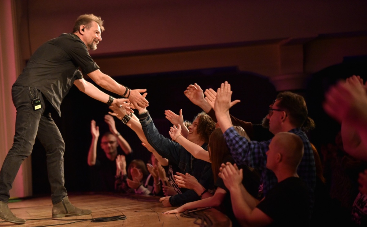 Legenda polskiego rocka na scenie RCK. Sztywny Pal Azji w Raciborzu - Serwis informacyjny z Raciborza - naszraciborz.pl