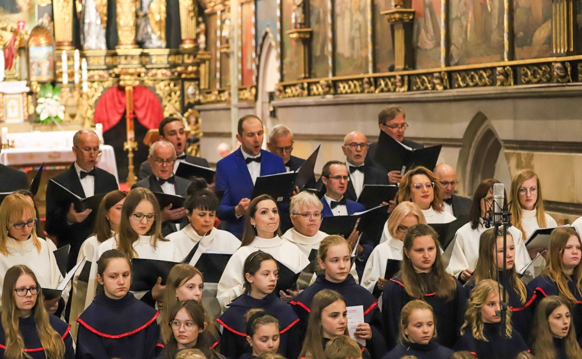 Raciborskie nieszpory ze scholą ze Starych Budkowic [FOTO i WIDEO] - Serwis informacyjny z Raciborza - naszraciborz.pl