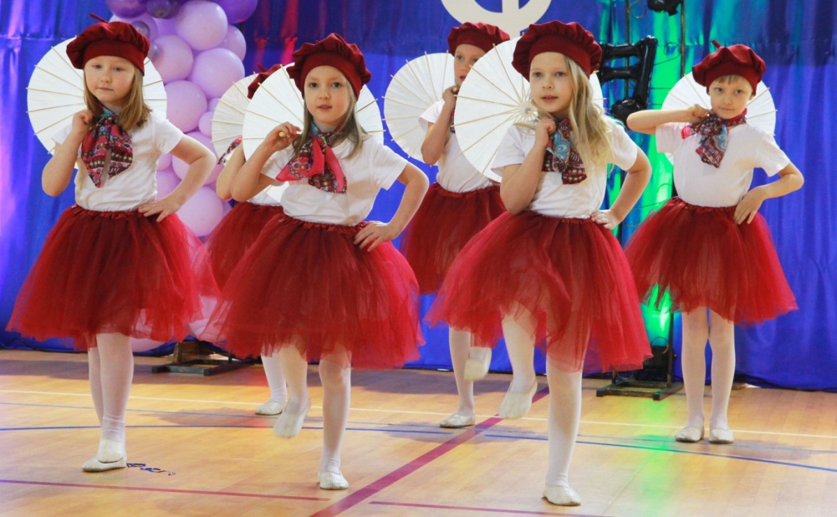 Tanecznie i kolorowo, czyli II Powiatowy Festiwal Taneczny w Zabełkowie - Serwis informacyjny z Raciborza - naszraciborz.pl