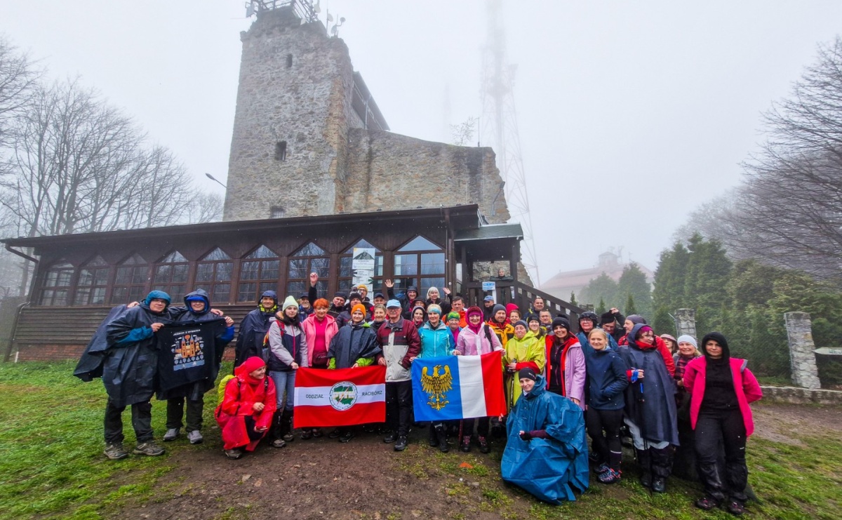 Raciborzanie zdobyli Chełmiec, Waligórę, Wielką Sowę i Szczeliniec - Serwis informacyjny z Raciborza - naszraciborz.pl