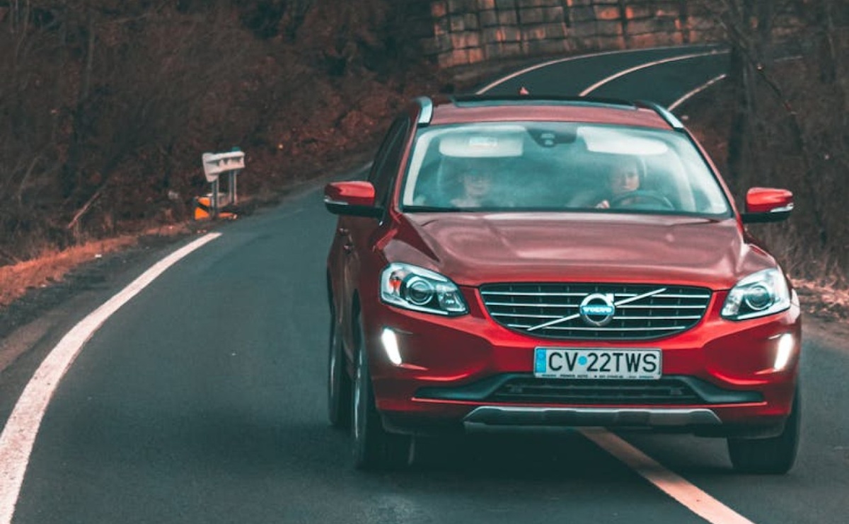 Wpływ technologii na rynek ubezpieczeń samochodowych – co warto wiedzieć? - Serwis informacyjny z Raciborza - naszraciborz.pl